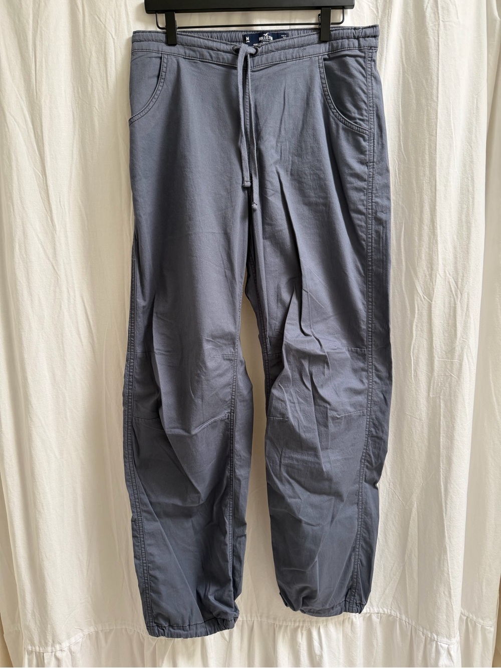 Hollister Baggy Parachute Pant in Slate Blue